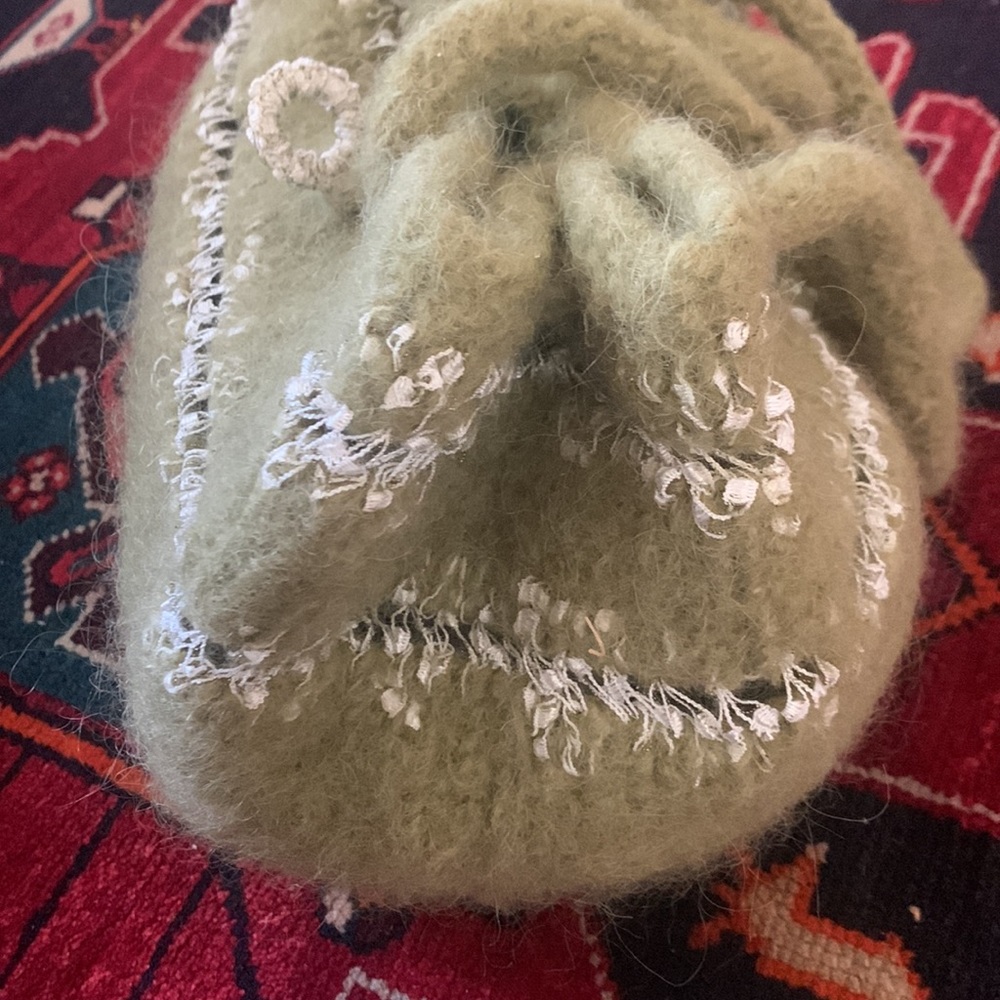 Handmade sage green wool shoulder bag. NWOT - Picture 4 of 7